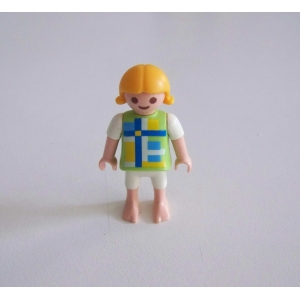PLAYMOBIL (Z3128) MER - Petite Fille, Tee Shirt Vert Blanc Short Blanc Pieds Nus